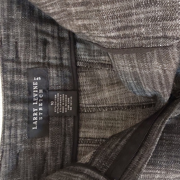 Larry Levine womens tailored shorts size 10 - Picture 3 of 4